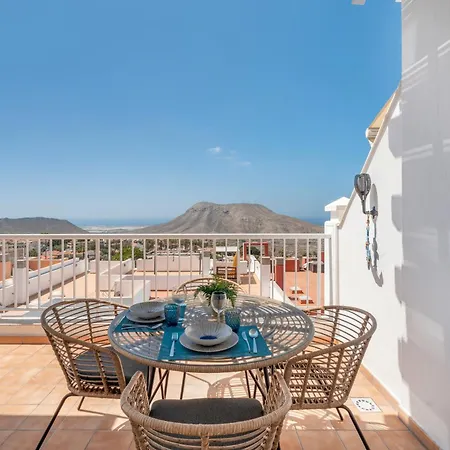 Blue With Amazing View Apartman